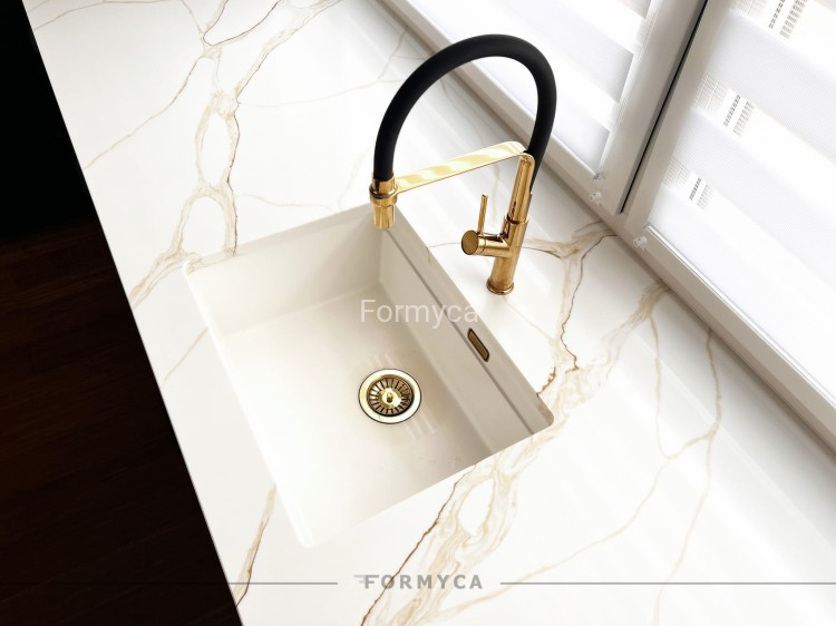 Formyca Gold 4.jpg